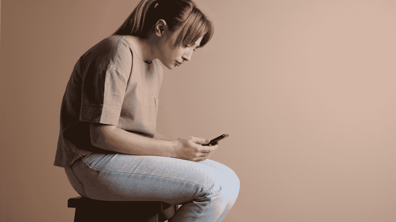 Using Device Bad Posture How Technology Affects Posture – BackSavvy™